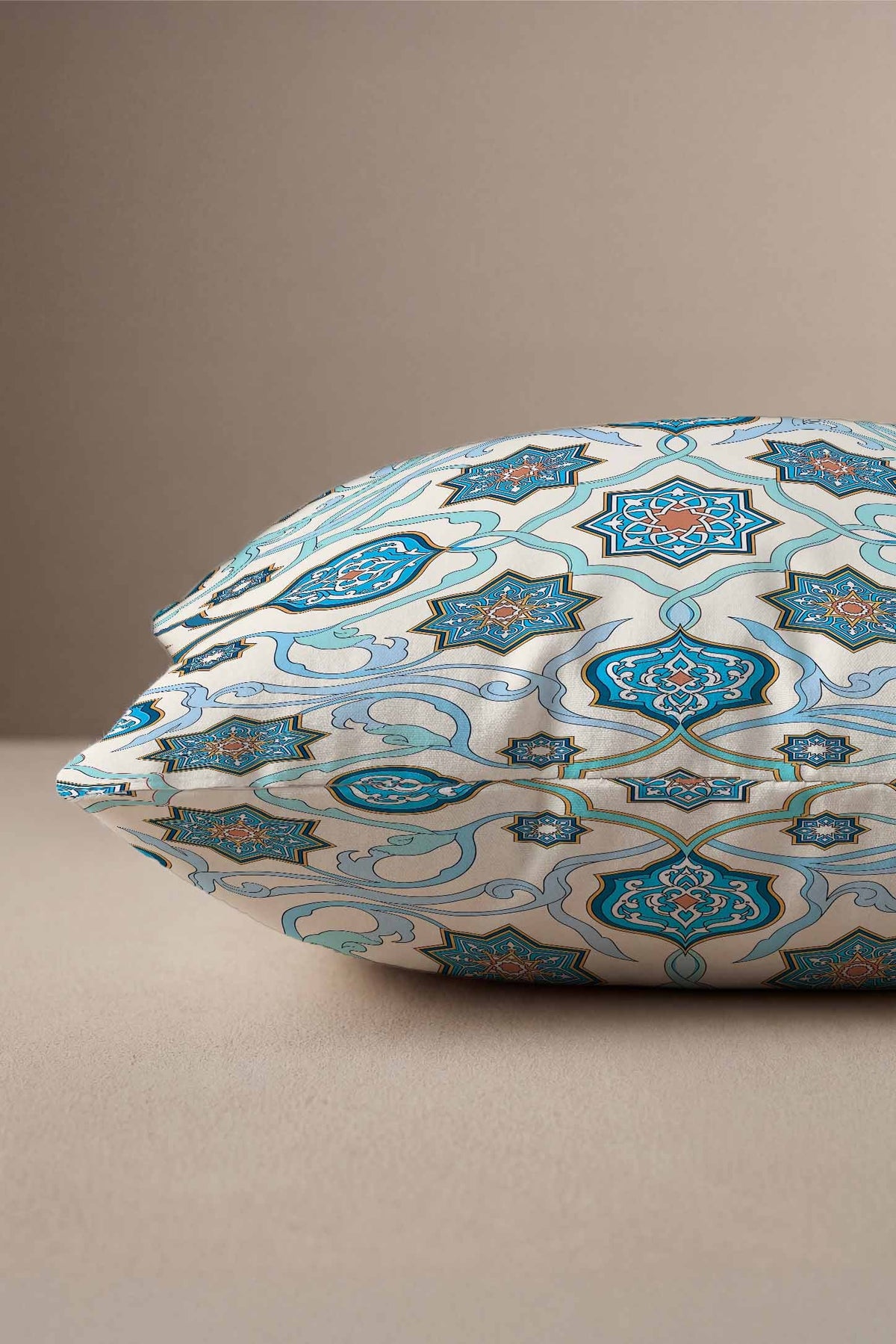 Seljuk Heritage Cushion Covers & Table Runner Gift Set – 7 Pieces