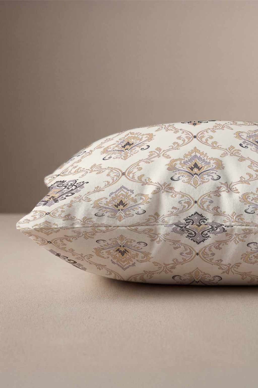 Royal Damask Cushion Covers & Table Runner Gift Set – 7 Pieces