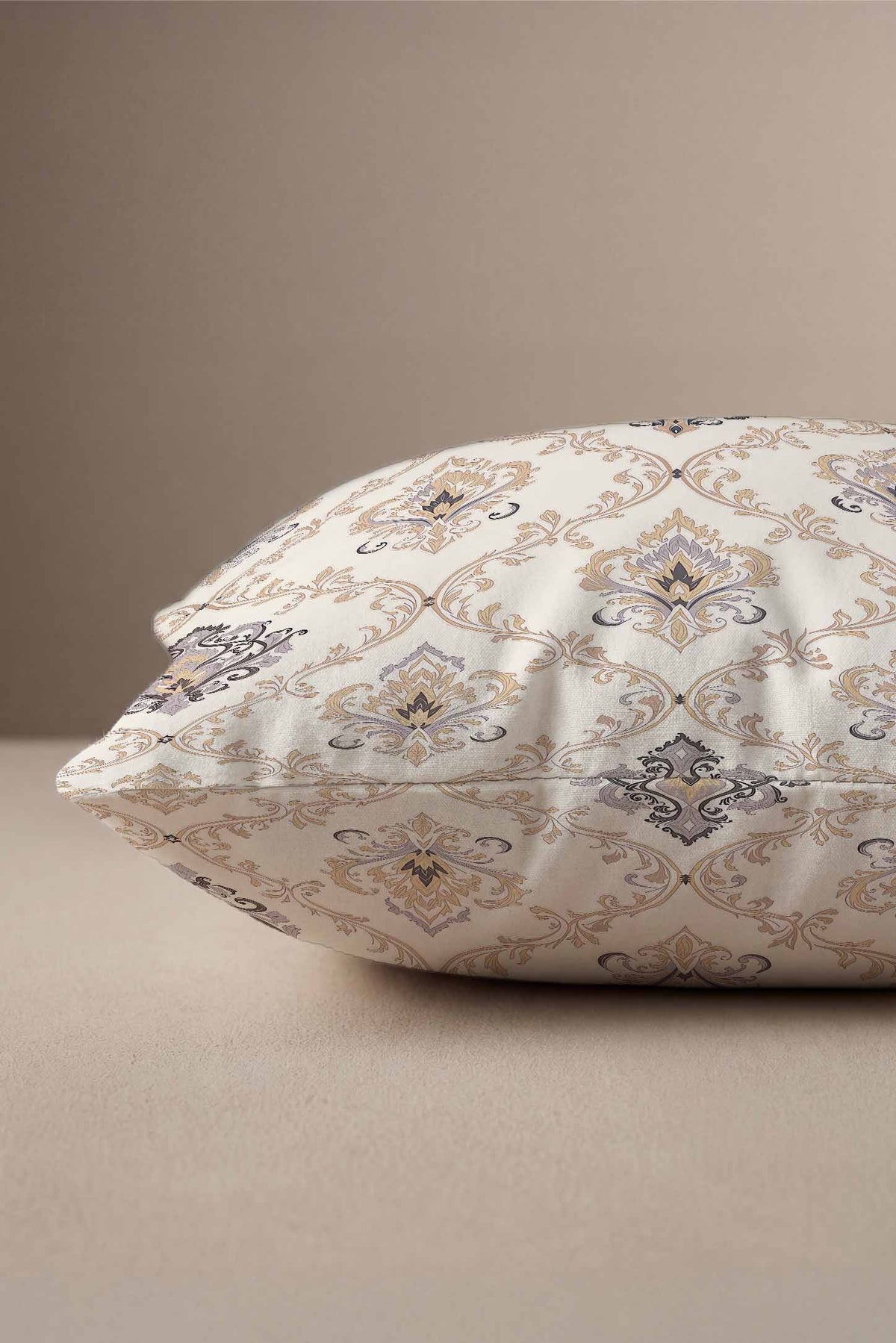 Royal Damask Cushion Covers & Table Runner Gift Set – 7 Pieces